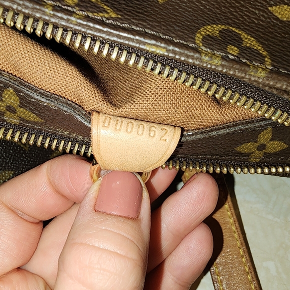 Louis Vuitton Authentic - Picture 12 of 12